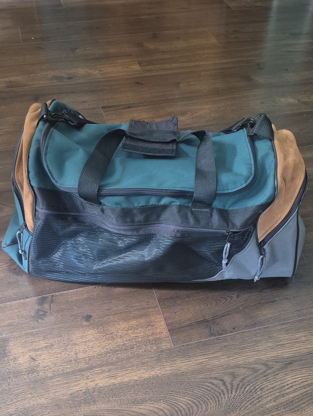 Jeep Duffle Bag, Vintage 90s NIB. Green Canvas With Brown Suede.